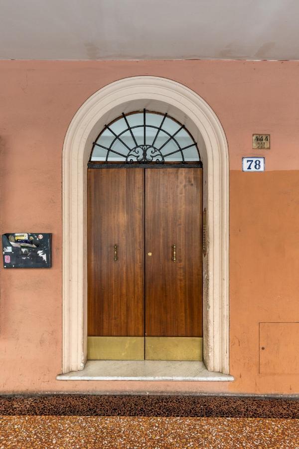 Cozy Mezzanine Apartment By Wonderful Italy بولونيا المظهر الخارجي الصورة