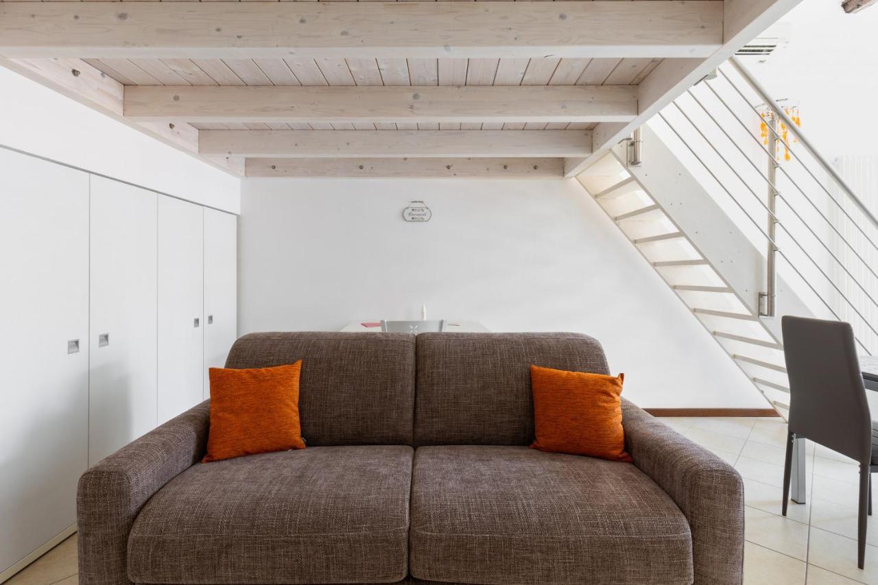 Cozy Mezzanine Apartment By Wonderful Italy بولونيا المظهر الخارجي الصورة